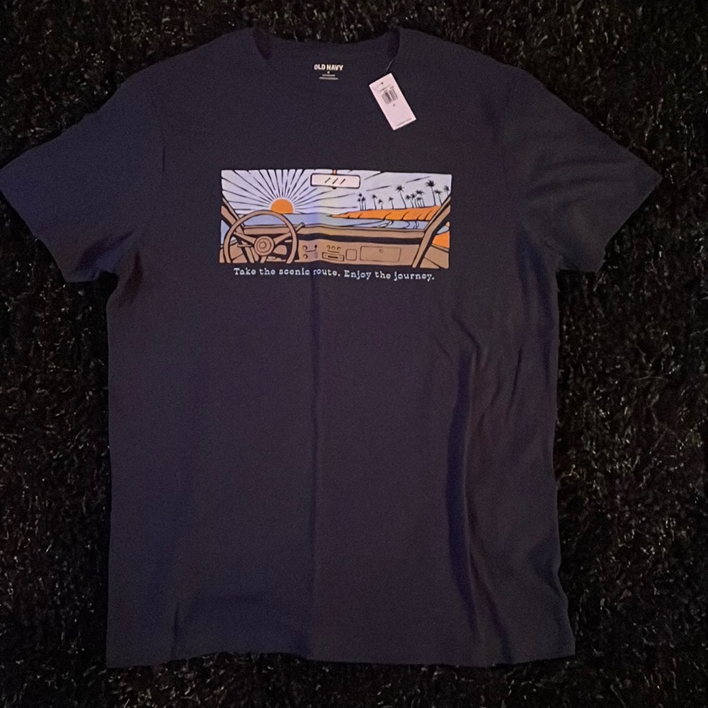 Old navy NWT mens medium tee. Navy blue/multi